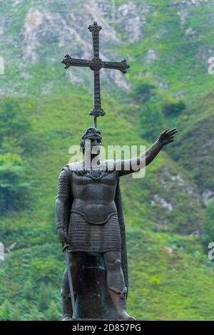 Monument à la mémoire de Pelagius à Covadonga, Parc National Picos de Europa, Asturies, Espagne, Europe Banque D'Images