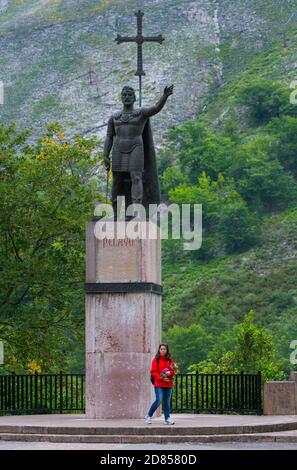 Monument à la mémoire de Pelagius à Covadonga, Parc National Picos de Europa, Asturies, Espagne, Europe Banque D'Images