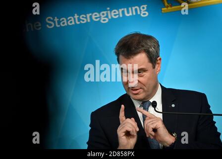 Munich, Allemagne. 27 octobre 2020. Markus Söder (CSU), Premier ministre de Bavière, prendra la parole lors d'une conférence de presse à la suite de la réunion du cabinet. Crédit : Peter Kneffel/dpa POOL/dpa/Alay Live News Banque D'Images
