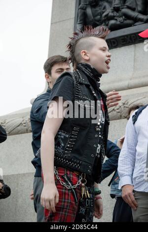 Londres, Royaume-Uni, 4 juin 2019 :- des manifestants se réunissent à Trafalgar Sqaure pour protester contre la visite d'État au Royaume-Uni du président américain Donald Trump Banque D'Images