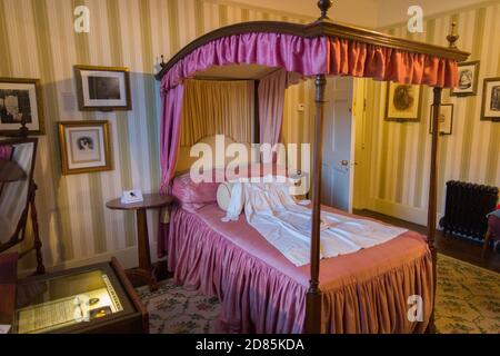 La salle Mary Hogarth à l'intérieur du musée Charles Dickens et de la maison de ville géorgienne où le célèbre auteur victorien a vécu pendant près de 3 ans, dans la rue Doughty. Londres. ROYAUME-UNI (122) Banque D'Images