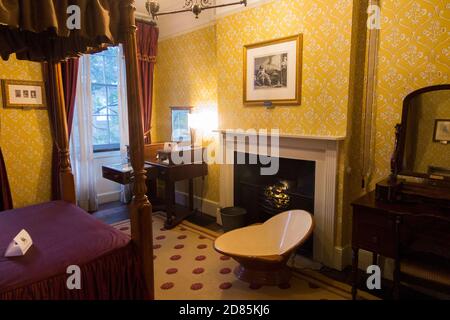 La chambre principale où Charles et Catherine ont dormi à l'intérieur du musée Charles Dickens et de la maison de ville géorgienne où le célèbre auteur victorien a vécu pendant près de 3 ans, dans la rue Doughty. Londres. ROYAUME-UNI (122) Banque D'Images