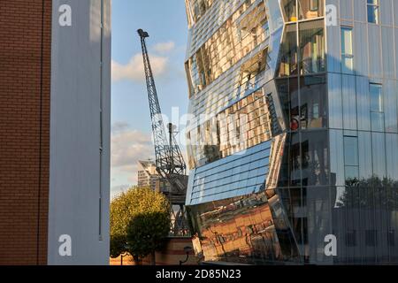 Dollar Bay point, tour d'appartement résidentiel, Canary Wharf, Docklands, East End of London, Royaume-Uni Banque D'Images