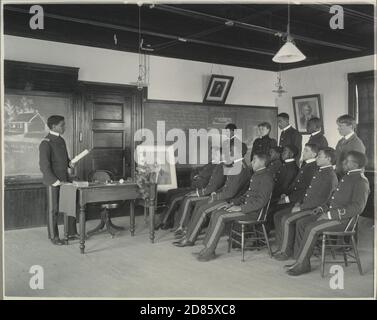 Photo d'époque Frances Benjamin Johnston - Littérature anglaise, leçon sur Whittier, classe moyenne, le Hampton Institute, Hampton, Virginie 1899-1900 Banque D'Images