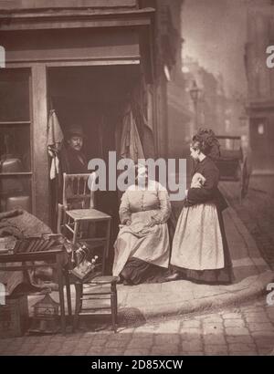 John Thomson - Old Furniture de l'album Street Life in London 1877 Banque D'Images