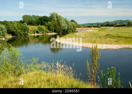 Rivière Usk Llanover près d'Abergavenny, Monbucshire, pays de Galles du Sud Banque D'Images