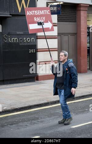 4 novembre 2017, Londres, Royaume-Uni:-Protester israélien non identifié tenant un écriteau Banque D'Images