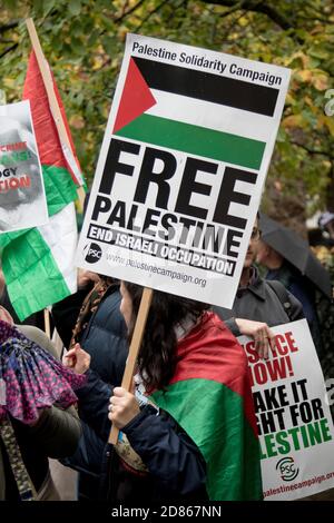 4 novembre 2017, Londres, Royaume-Uni:-Pro Palestine les manifestants marchent à travers Londres contre la déclaration Balfour de 1917 et le en cours d'I Banque D'Images