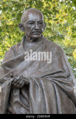 Londres, 28 septembre 2017:-Statue du Mahatma Gandhi sur la place du Parlement Banque D'Images