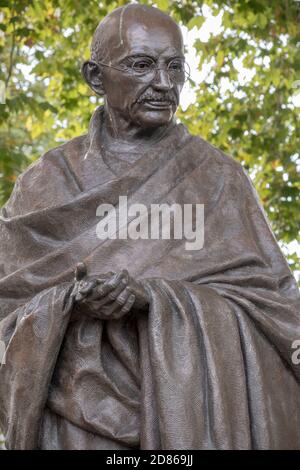 Londres, 28 septembre 2017:-Statue du Mahatma Gandhi sur la place du Parlement Banque D'Images