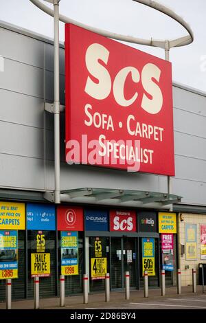 Farnborough, Royaume-Uni, 28 juillet 2019 :- UNE succursale de SCS un magasin de canapés et de tapis Banque D'Images