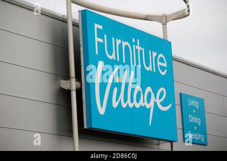 Farnborough, Royaume-Uni, 28 juillet 2019 :- UNE succursale de Furniture village, une boutique de meubles Banque D'Images