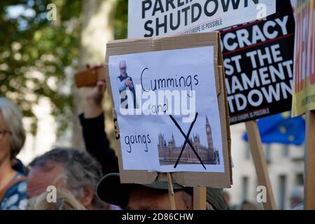 Londres, Royaume-Uni, 31 août 2019 :- des manifestants à Whitehall, dans le centre de Londres, protestent contre le projet du Premier ministre Boris Johnson de suspendre le Parlement Banque D'Images