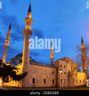 Mosquée de Suleymaniye Vue de nuit, la plus grande de la ville, Istanbul, Turquie Banque D'Images