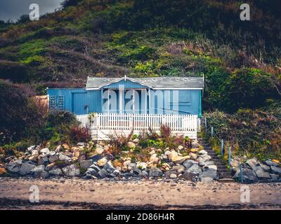 Cabane en bois au bord de la plage, Runswick Bay, North Yorkshire Coast, Royaume-Uni. Banque D'Images