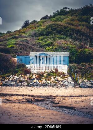 Cabane en bois au bord de la plage, Runswick Bay, North Yorkshire Coast, Royaume-Uni. Banque D'Images