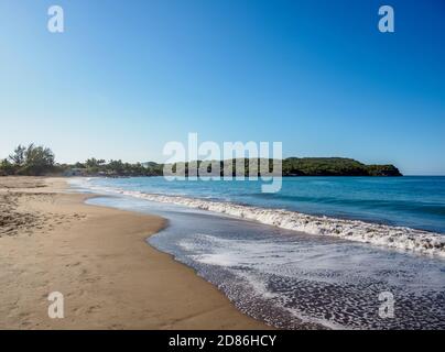 Grande plage de la baie, Treasure Beach, paroisse de Saint Elizabeth, Jamaïque Banque D'Images