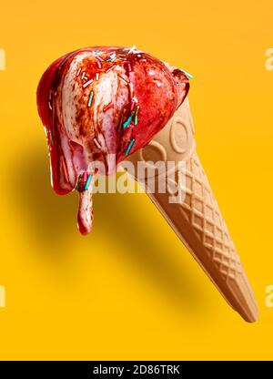 Glace fondue aux couleurs claires et pop Banque D'Images