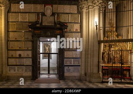 Tolède, Espagne - 28 janvier 2014 : entrée à la sacristie dans la cathédrale de Tolède. Banque D'Images