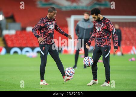 Mohamed Salah (11) et Georginio Wijnaldum (5) de Liverpool Warming UP Credit: News Images /Alay Live News Banque D'Images