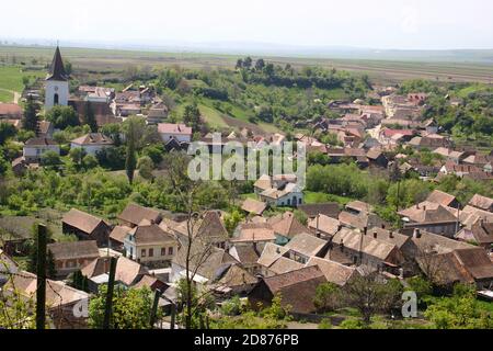 Maisons traditionnelles dans la vieille ville d'Ocna Sibiului dans le comté de Sibiu, Transylvanie, Roumanie Banque D'Images