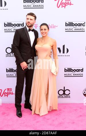 LAS VEGAS - 21 MAI : Sam Hunt, Hannah Lee Fowler aux Billboard Music Awards 2017 - arrivées à la T-Mobile Arena le 21 mai 2017 à Las Vegas, Nevada Banque D'Images