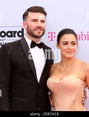 LAS VEGAS - 21 MAI : Sam Hunt, Hannah Lee Fowler aux Billboard Music Awards 2017 - arrivées à la T-Mobile Arena le 21 mai 2017 à Las Vegas, Nevada Banque D'Images