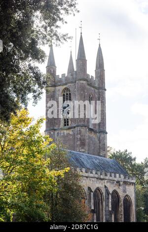 Église Saint-Pierre, High Street, Marlborough, Wiltshire, Angleterre, Royaume-Uni Banque D'Images