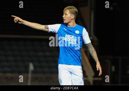 Peterborough, Cambridgeshire, Royaume-Uni. 27 octobre 2020. Peterbourauges Frankie Kent lors du match Sky Bet League 1 entre Peterborough et Burton Albion à London Road, Peterborough, le mardi 27 octobre 2020. (Credit: Ben Pooley | MI News) Credit: MI News & Sport /Alay Live News Banque D'Images