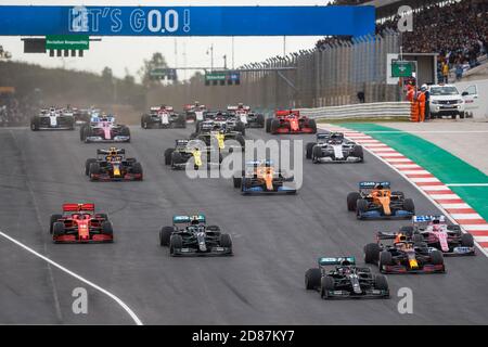 Début de la course, départ, 44 HAMILTON Lewis (gbr), Mercedes AMG F1 GP W11 Hybrid EQ Power+, 77 BOTTAS Valtteri (fin), AMG Mercedes F1 GP W11 Hybrid C. Banque D'Images