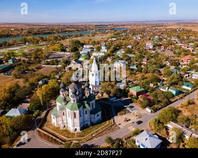 Vue du centre de la ville de Starocherkassk depuis le drone Banque D'Images