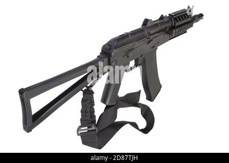 Kalashnikov AK 47 avec kit de mise à jour moderne isolé sur blanc Banque D'Images