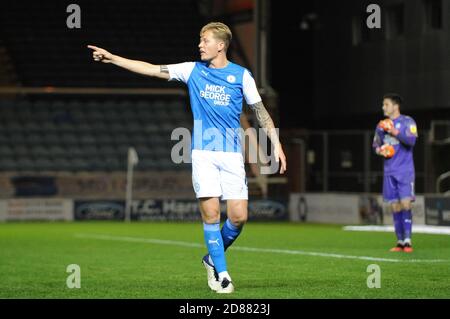 Peterborough, Cambridgeshire, Royaume-Uni. 27 octobre 2020. Peterbourauges Frankie Kent lors du match Sky Bet League 1 entre Peterborough et Burton Albion à London Road, Peterborough, le mardi 27 octobre 2020. (Credit: Ben Pooley | MI News) Credit: MI News & Sport /Alay Live News Banque D'Images