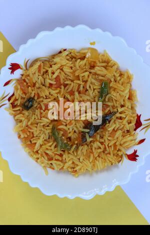 Chapeau de tomate ou tomate pulao, un plat végétarien indien Banque D'Images