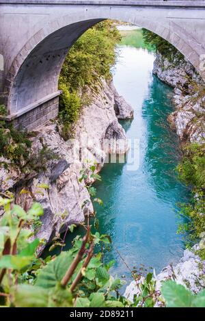 Caporetto, cascades de Kozjak, rivière Isonzo nichée dans les pré-Alpes juliennes. Slovénie Banque D'Images