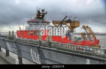 RRS David Attenborough revient à Cammell Lairds Banque D'Images