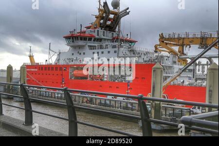 RRS David Attenborough revient à Cammell Lairds Banque D'Images