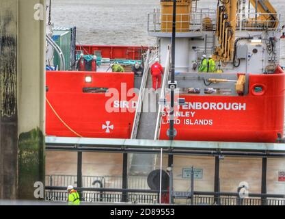 RRS David Attenborough revient à Cammell Lairds Banque D'Images