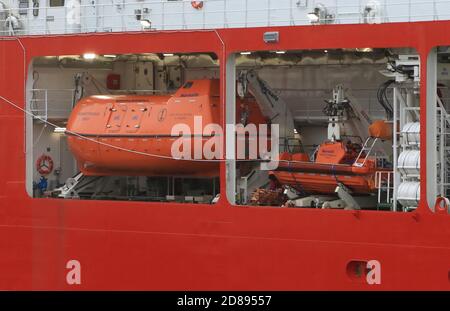 RRS David Attenborough revient à Cammell Lairds Banque D'Images