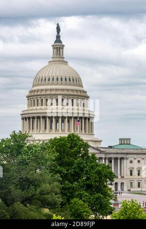 Le magnifique dôme en fonte du Capitole américain de Thomas U. Walter s'élève à 288' au-dessus de Capitol Hill à Washington DC Banque D'Images