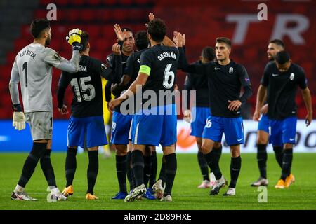 Les joueurs de Grenade célèbrent leur victoire lors de l'UEFA Europa League, Group Stage, match de football du Groupe E entre le PSV Eindhoven et Granada CF o C. Banque D'Images