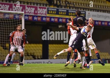 Southend, Royaume-Uni. 27 octobre 2020. SOUTHEND ON SEA, 27 OCTOBRE. Cameron Borthwick Jackson d'Oldham Athletic lors du match Sky Bet League 2 entre Southend United et Oldham Athletic à Roots Hall, Southend, le mardi 27 octobre 2020. (Credit: Eddie Garvey | MI News) Credit: MI News & Sport /Alay Live News Banque D'Images