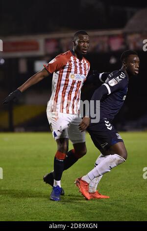 Southend, Royaume-Uni. 27 octobre 2020. SOUTHEND ON SEA, 27 OCTOBRE. Brice Ntambwe d'Oldham Athletic lors du match Sky Bet League 2 entre Southend United et Oldham Athletic à Roots Hall, Southend, le mardi 27 octobre 2020. (Credit: Eddie Garvey | MI News) Credit: MI News & Sport /Alay Live News Banque D'Images