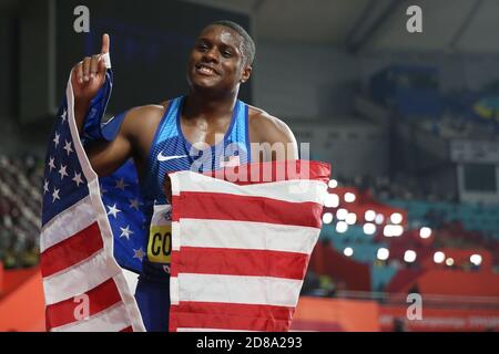 Doha. 28 septembre 2019. Photo prise le 28 septembre 2019 montre Christian Coleman des États-Unis célébrant après avoir remporté le 100 m masculin aux Championnats du monde d'athlétisme de l'IAAF 2019 à Doha, au Qatar. Le champion du monde de 100m masculin Christian Coleman est interdit depuis deux ans, pour avoir manqué trois tests de contrôle du dopage. L'unité d'intégrité Athlétique de Track and Field a déclaré que Coleman sera interdit jusqu'en mai 2022, l'obligeant à manquer les Jeux Olympiques de Tokyo l'année prochaine. Crédit : Li Ming/Xinhua/Alay Live News Banque D'Images
