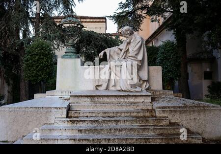 Italie, Brescia: Monument de Niccolo Fontana, Niccolo Tartaglia. Mathématicien italien. Auteur de la première traduction d'Euclid Elements (1543) dans Banque D'Images