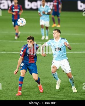 Sergio Postigo de Levante UD et Santi Mina de RC Celta de Vigo pendant le championnat espagnol de football la Liga mach entre Levante et Celta Vigo C. Banque D'Images