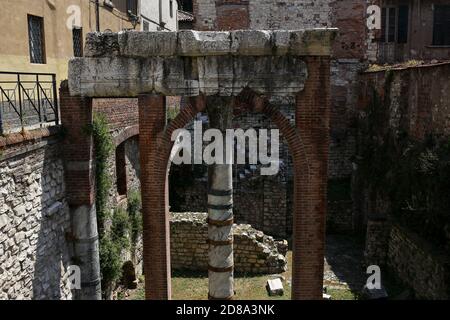 Brescia, Italie: La ruine du Brescia Capitolium, Capitolium de Brixia, un temple dédié à l'adoration de la Triade Capitolin -Jupiter,Juno et mi Banque D'Images