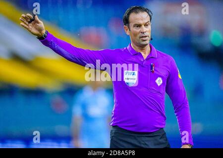 Arbitre Bas Nijhuis lors du championnat néerlandais Eredivisie football match entre vitesse et PSV le 25 octobre 2020 au stade gelredome i C Banque D'Images