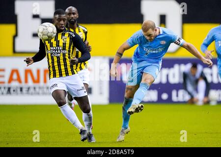 Riechedly Bazoer de vitesse, Jorrit Hendrix de PSV pendant le championnat néerlandais Eredivisie match de football entre vitesse et PSV le C octobre Banque D'Images
