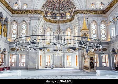 Intérieur de la mosquée Nuruosmaniye à Istanbul Banque D'Images